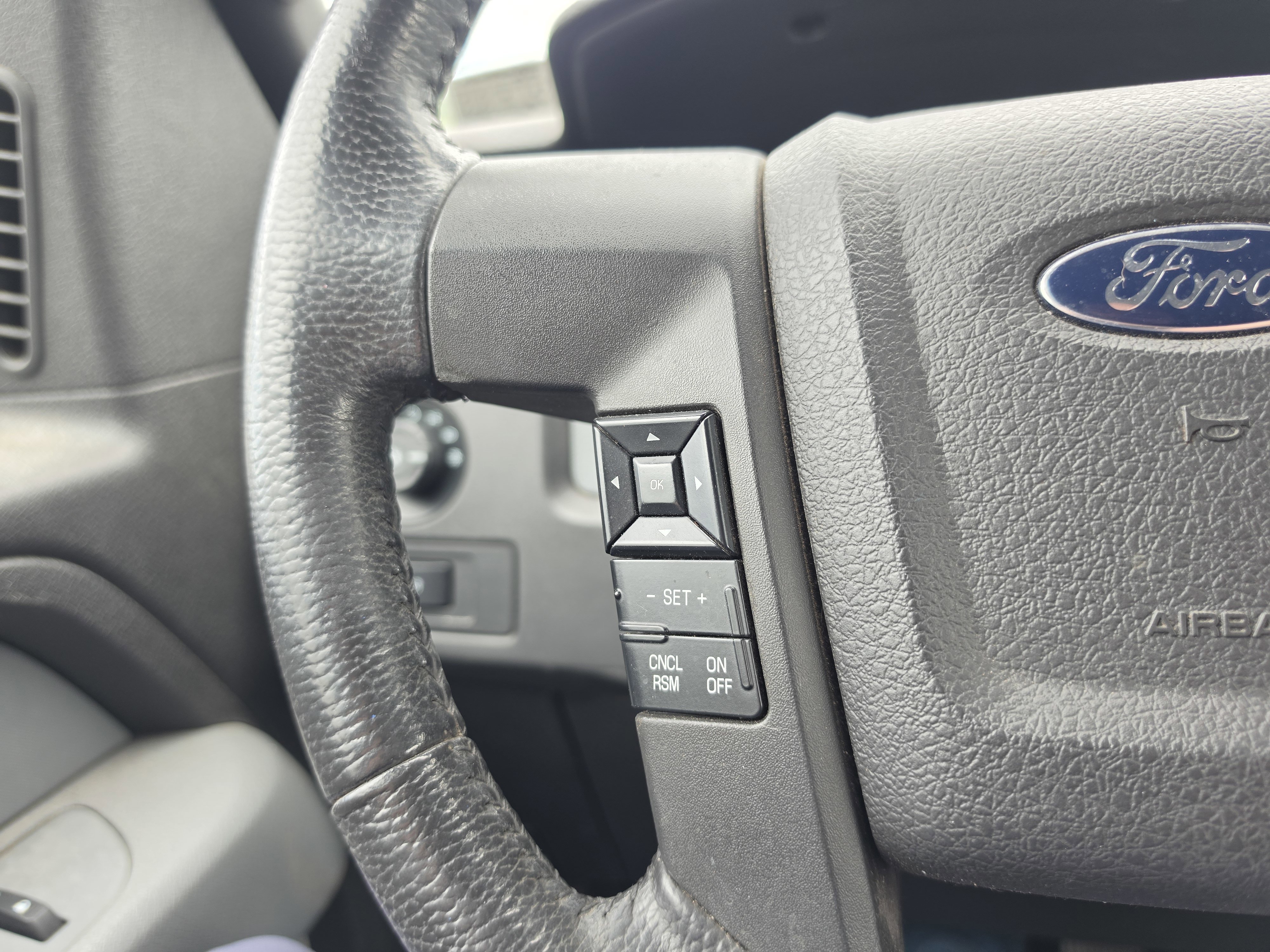 Used 2014 Ford F150 XLT w/ Equipment Group 302A Luxury AWD/4WD image 19