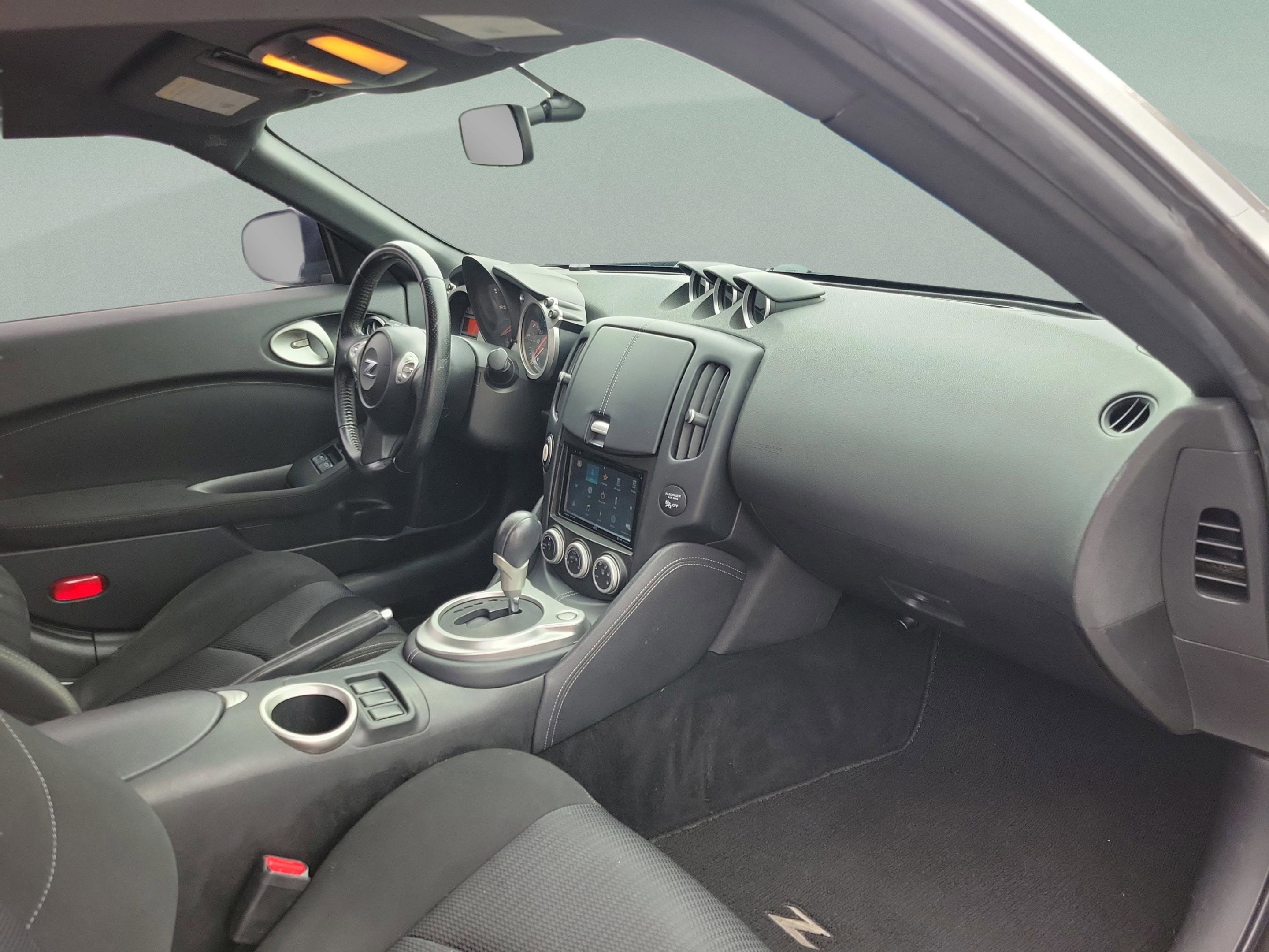 Used 2015 Nissan 370Z Coupe image 25
