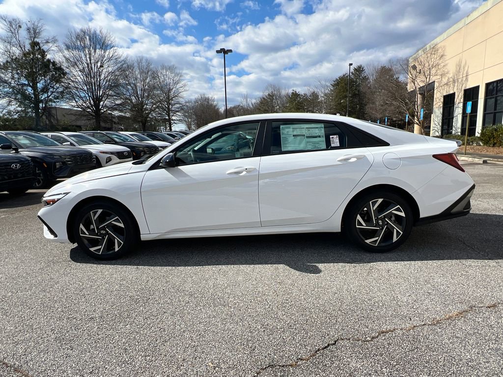 New 2025 Hyundai Elantra Sport image 8