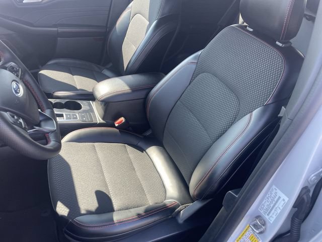 Used 2025 Ford Escape ST-Line Select AWD/4WD image 17