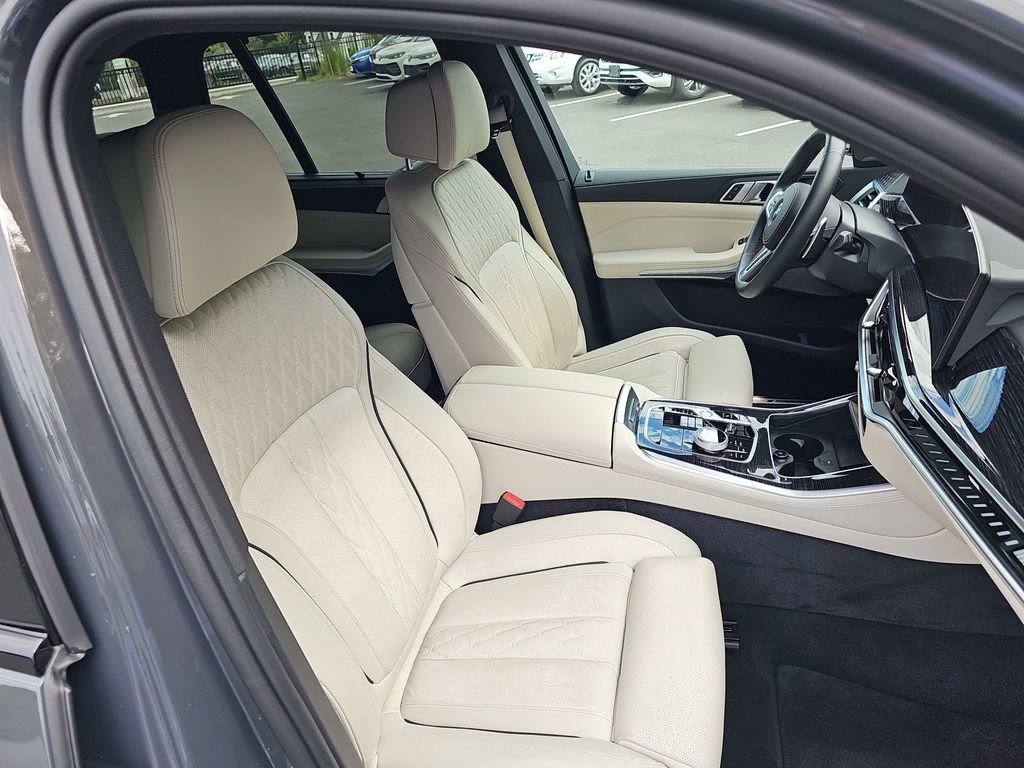 Certified 2024 BMW X5 M60i AWD/4WD image 11