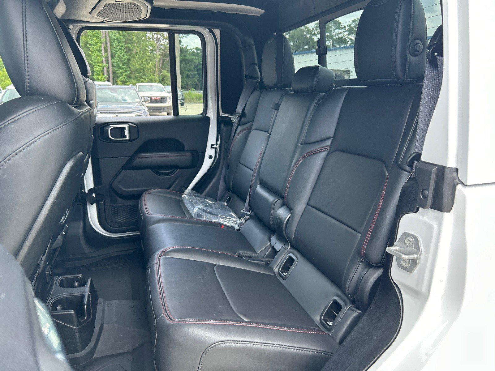 Used 2025 Jeep Gladiator Rubicon AWD/4WD image 19