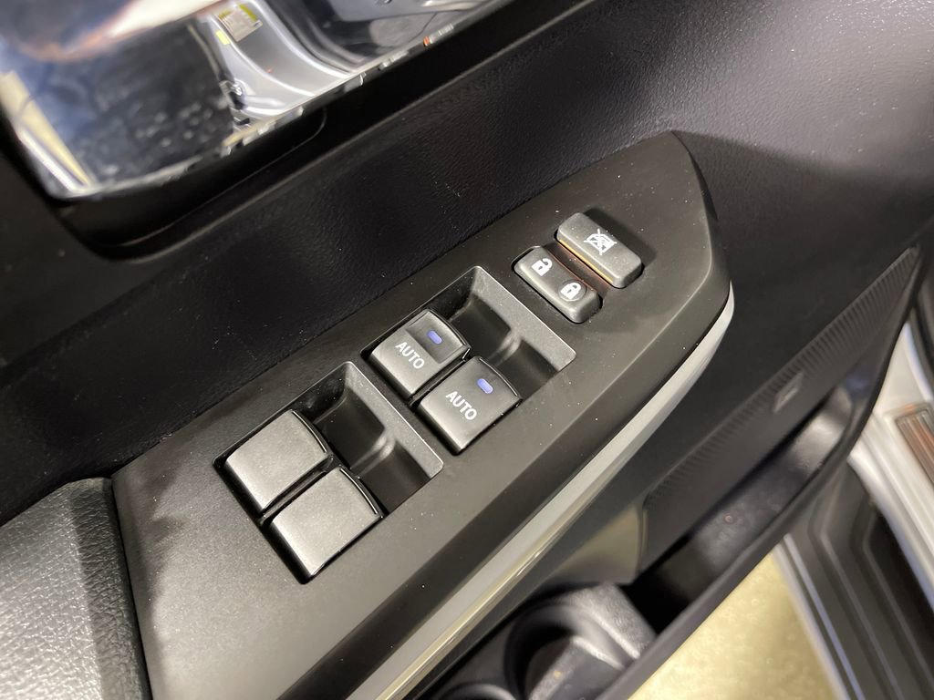 Used 2020 Toyota Tundra Platinum AWD/4WD image 18