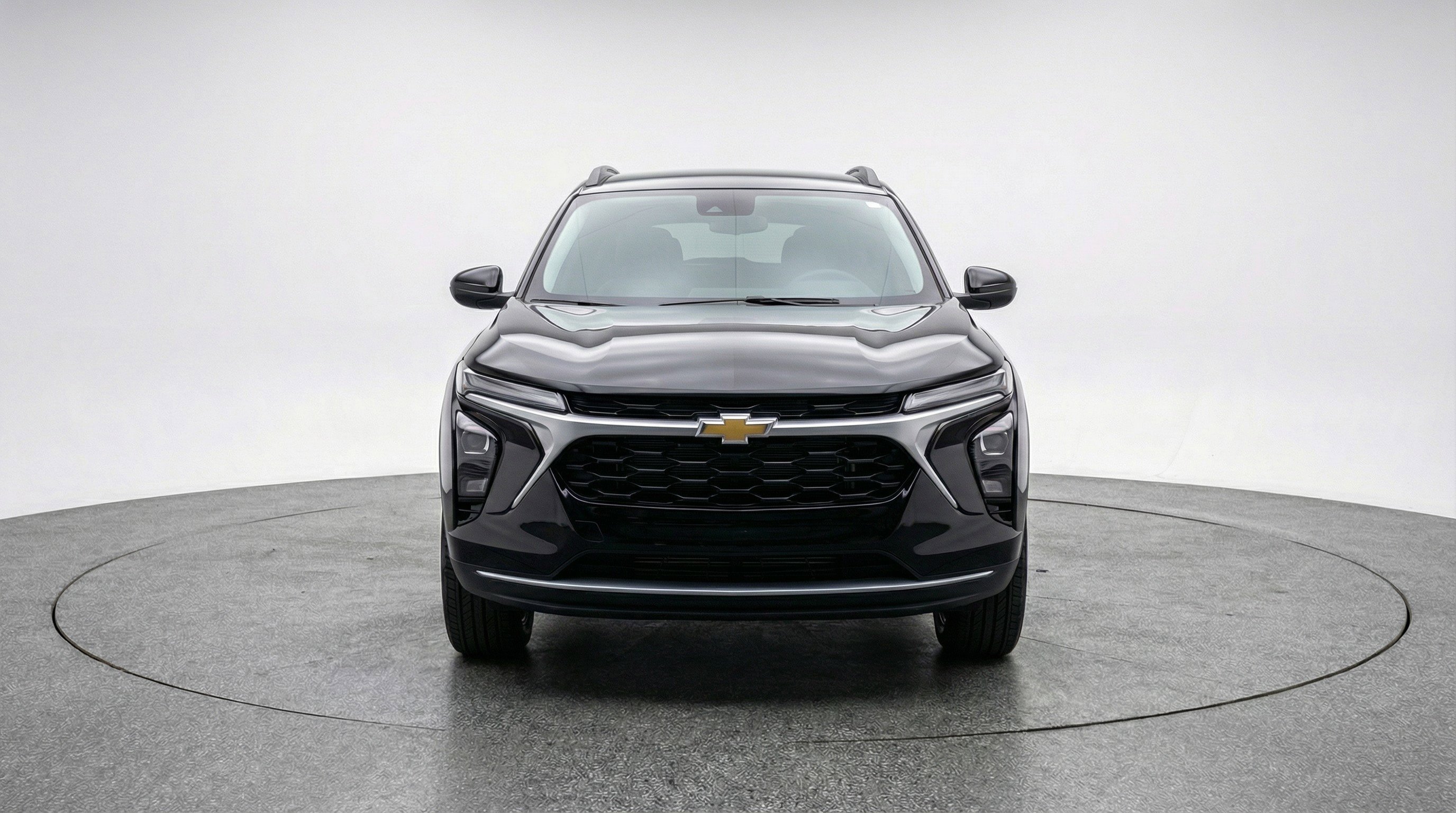 Used 2025 Chevrolet Trax LT image 2
