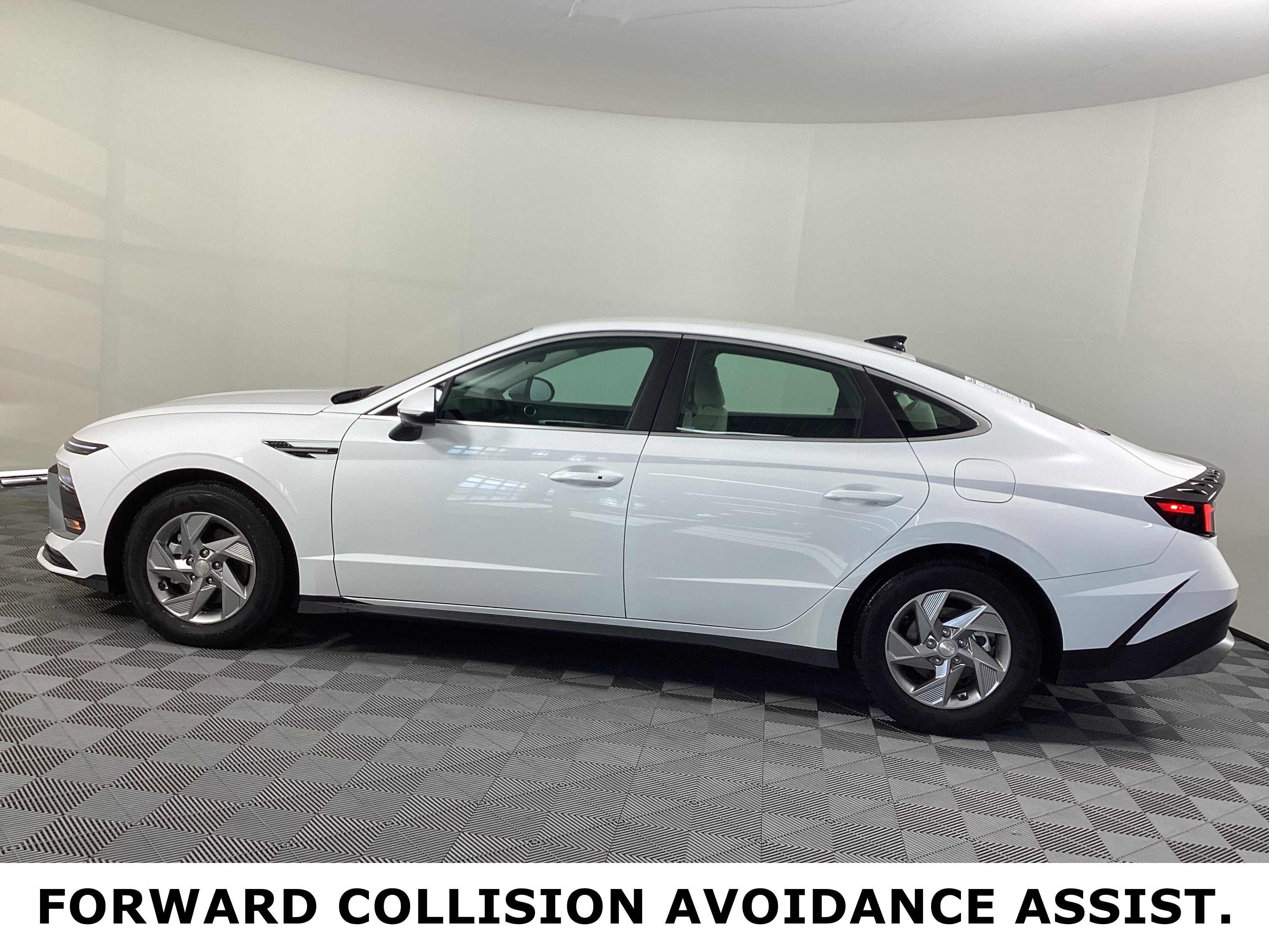 Certified 2025 Hyundai Sonata SE image 9