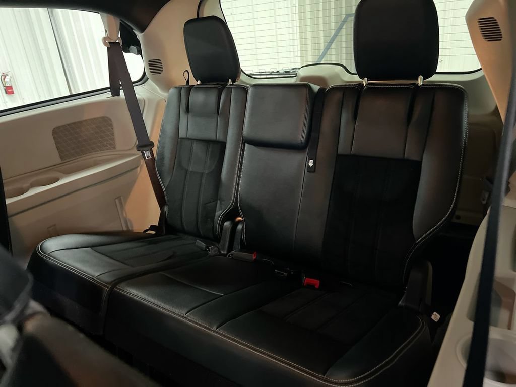 Used 2017 Dodge Grand Caravan SXT FWD image 23