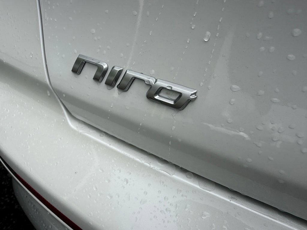 Used 2017 Kia Niro LX FWD image 7