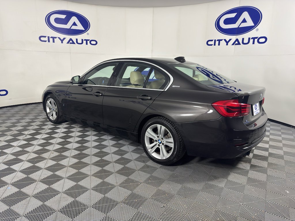 Used 2017 BMW 330e image 5