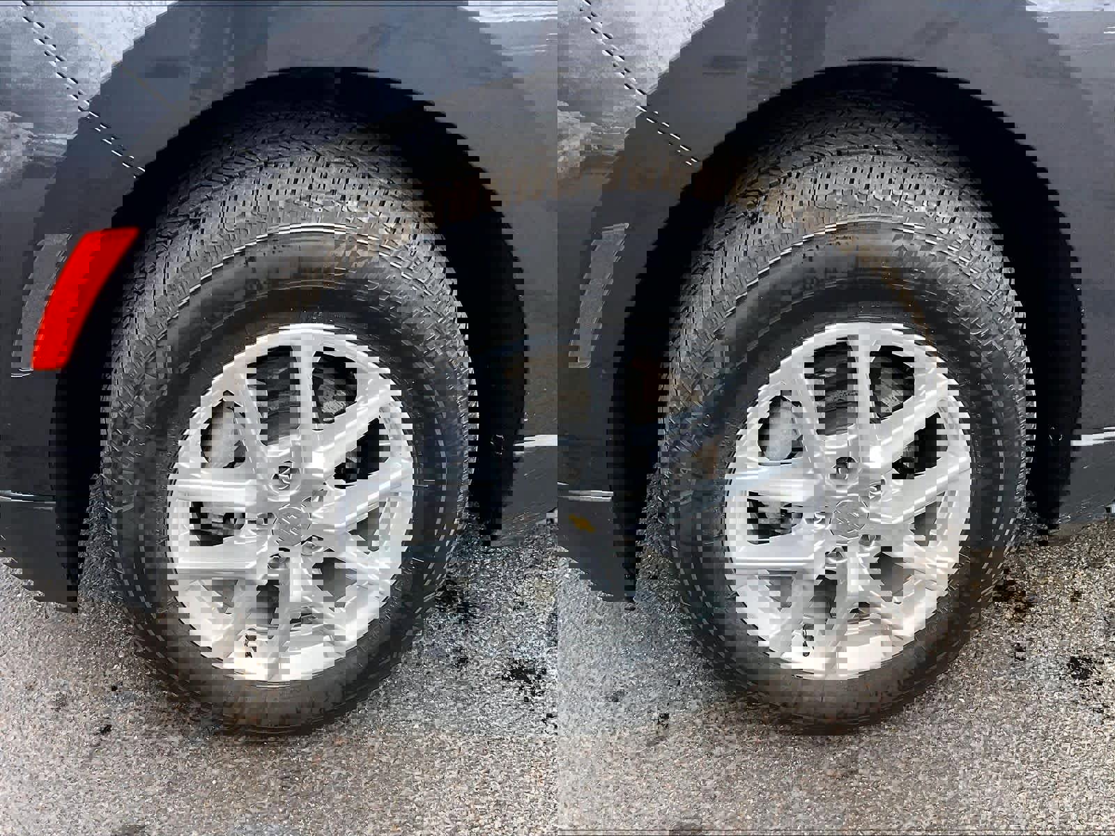 Used 2023 Chevrolet Equinox LT image 7