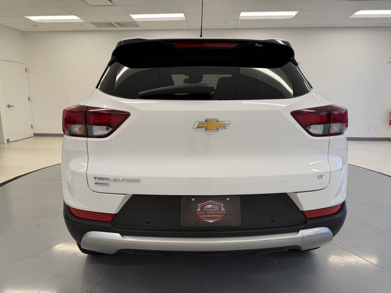 Used 2021 Chevrolet TrailBlazer LT w/ Convenience Package AWD/4WD image 6