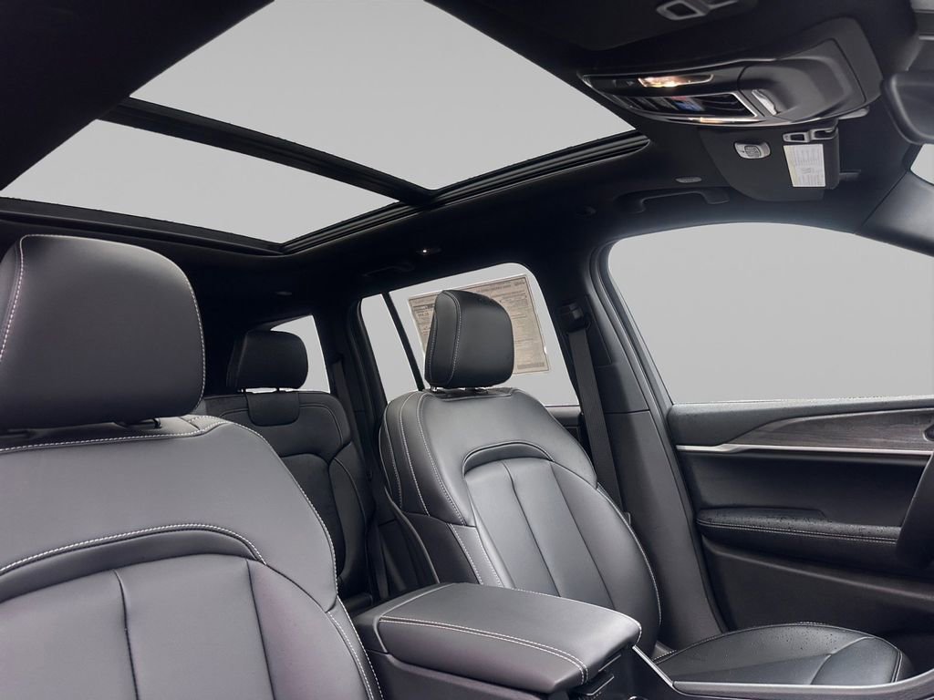 New 2025 Jeep Grand Cherokee Limited w/ Trailer Tow Package image 20