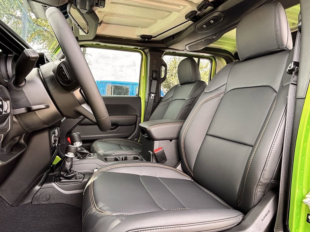 New 2025 Jeep Gladiator Sport image 18