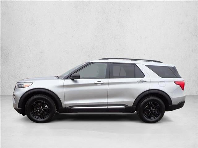Used 2022 Ford Explorer XLT w/ Equipment Group 202A AWD/4WD image 2
