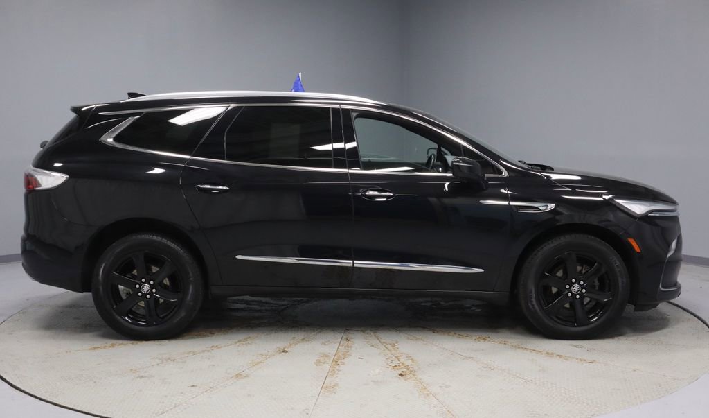 Used 2023 Buick Enclave Essence w/ Sport Touring Edition image 11