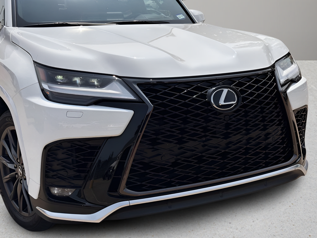 Used 2025 Lexus LX 600 F Sport w/ Accessory Package (2T) AWD/4WD image 30