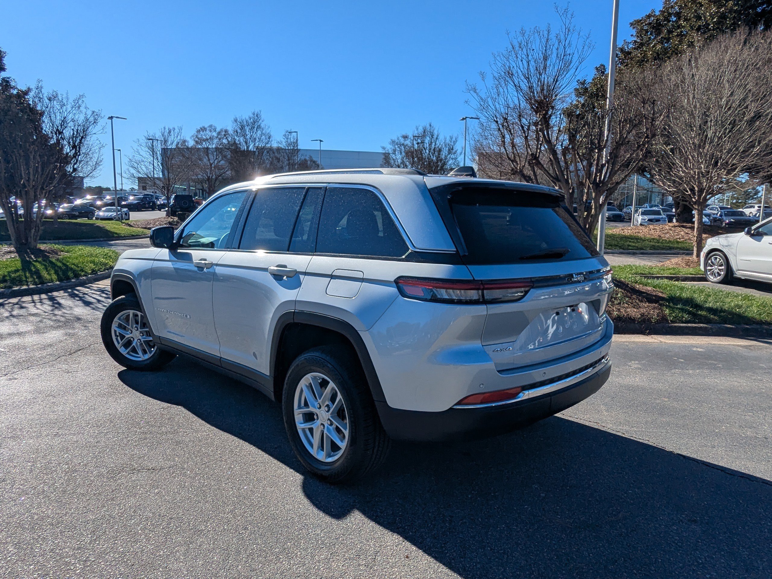 Certified 2023 Jeep Grand Cherokee Laredo X image 7