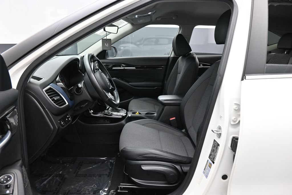Used 2022 Kia Seltos S AWD/4WD image 21