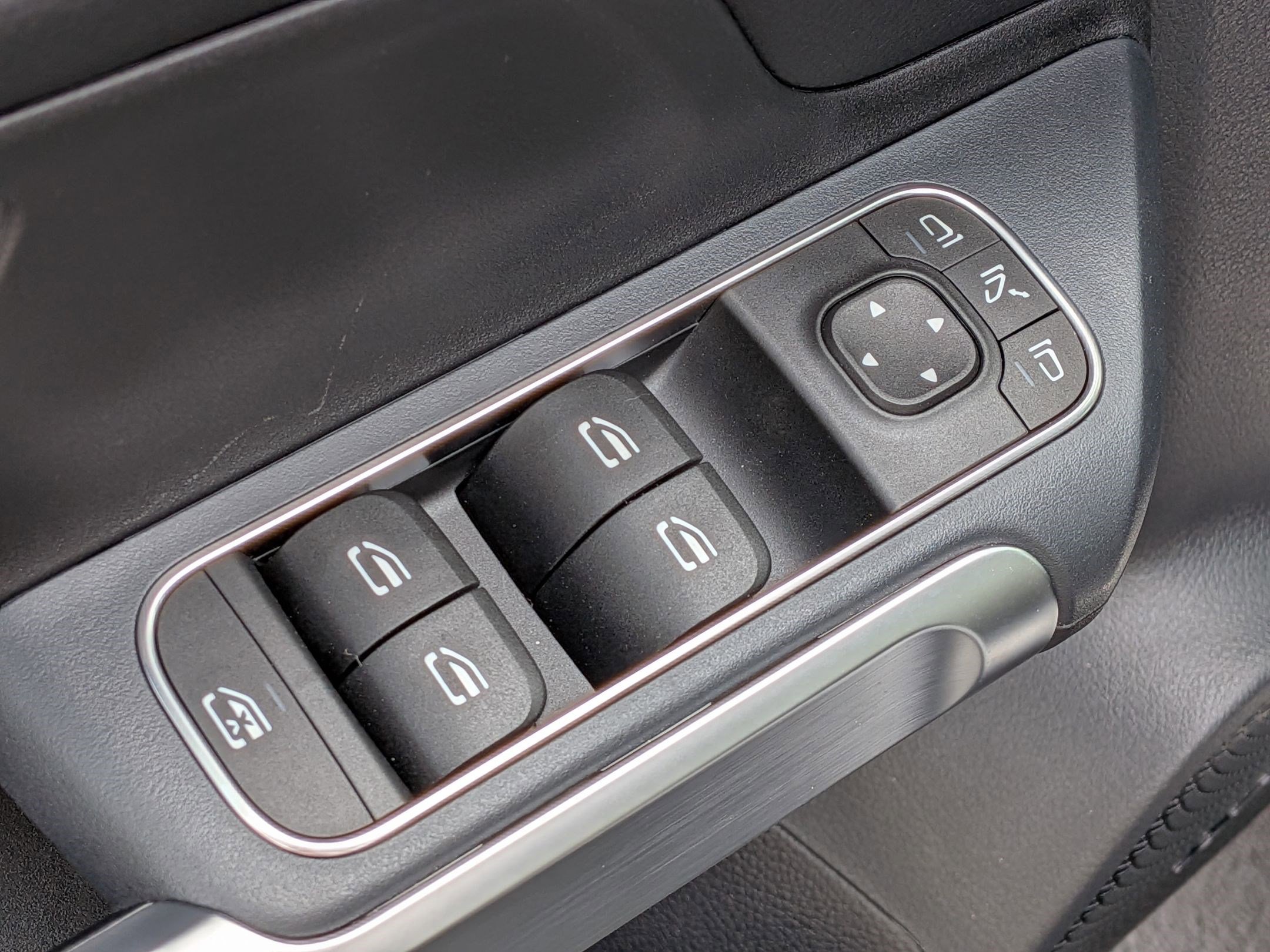 New 2026 Mercedes-Benz GLB 250 4MATIC image 16