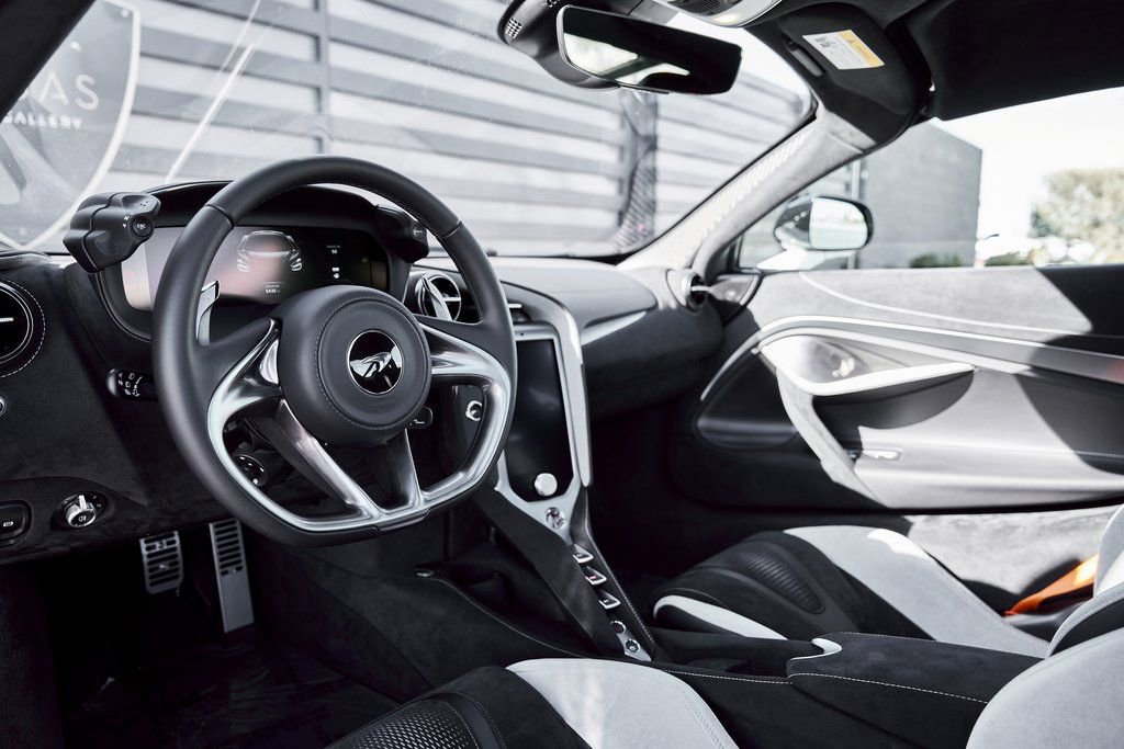 Used 2024 McLaren 750S image 2