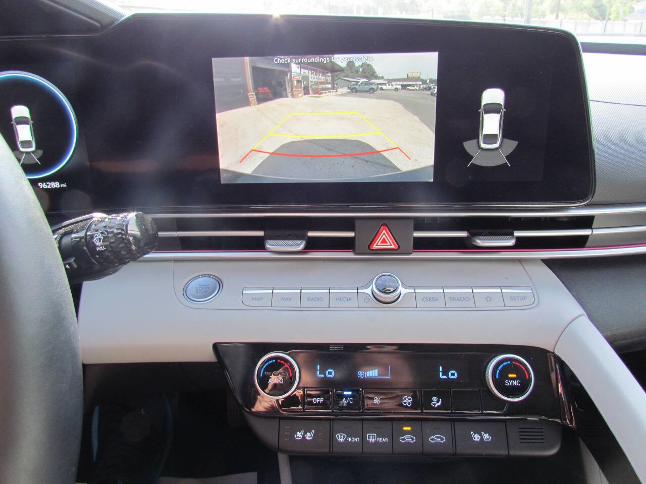 Used 2021 Hyundai Elantra Limited image 19