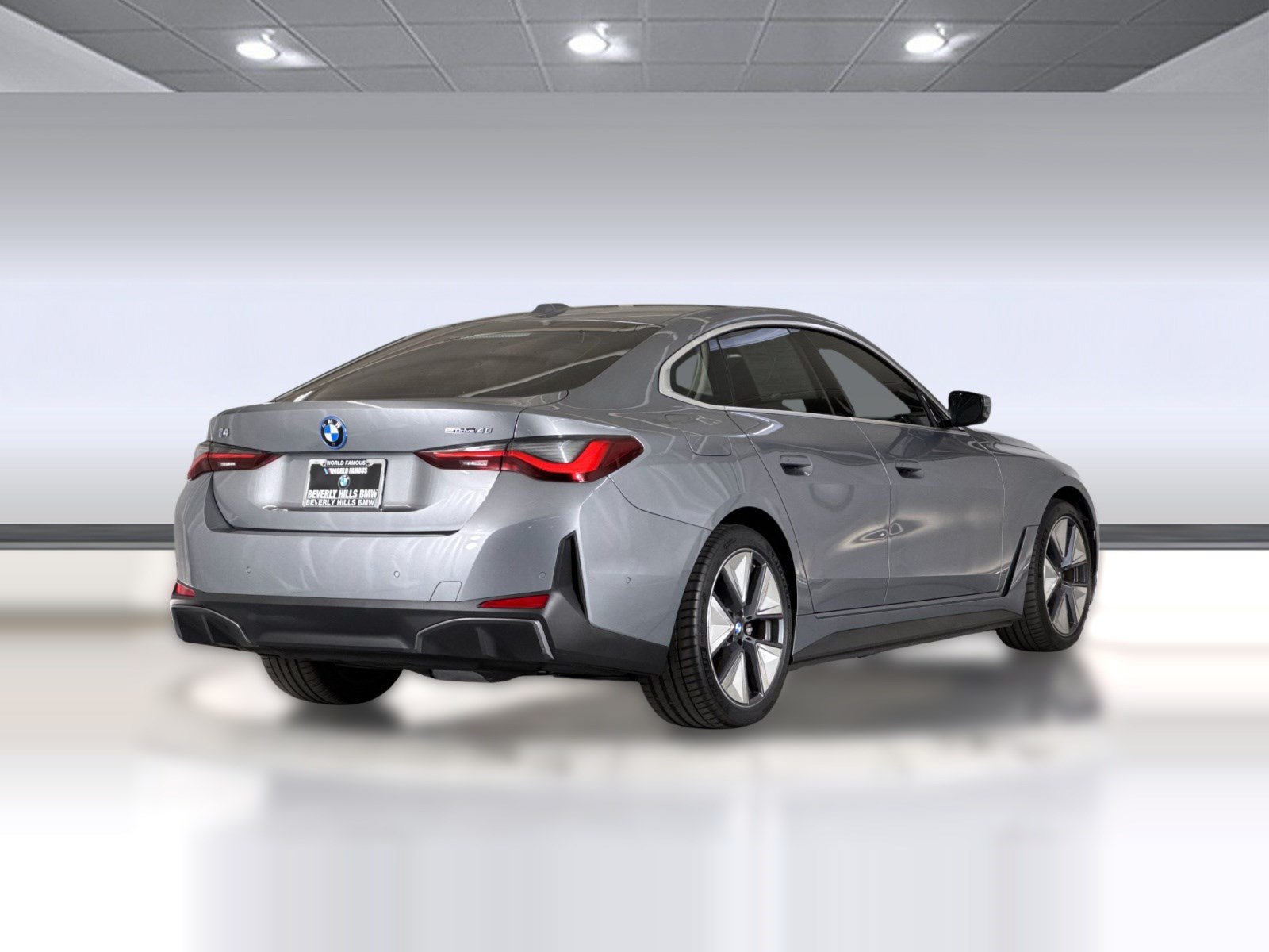 Used 2025 BMW i4 eDrive40 w/ Premium Package RWD image 9