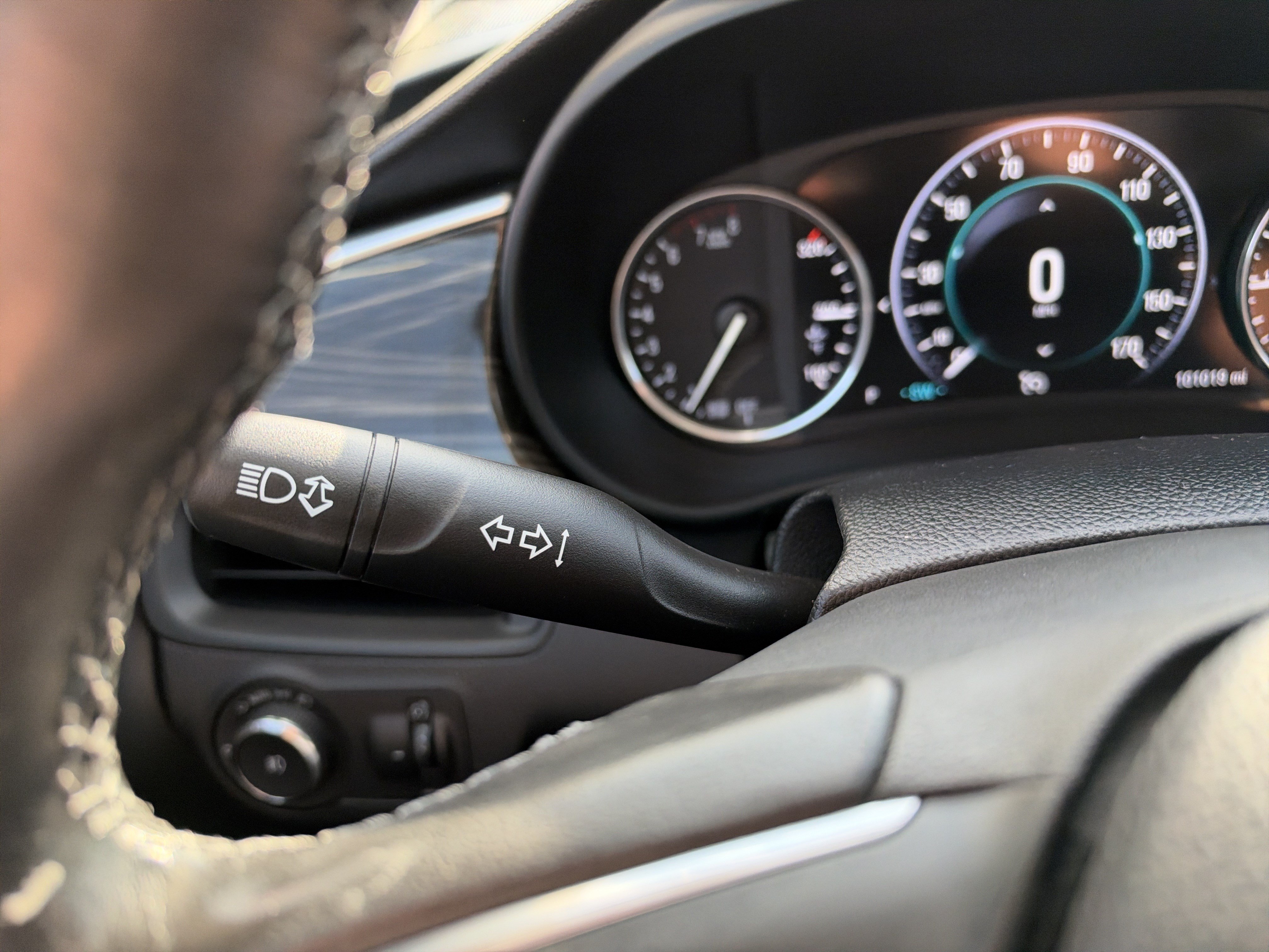 Used 2019 Buick Envision Premium AWD/4WD image 28