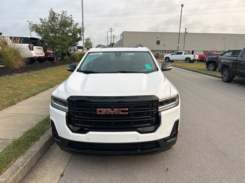 Used 2022 GMC Acadia SLT w/ Elevation Edition image 2