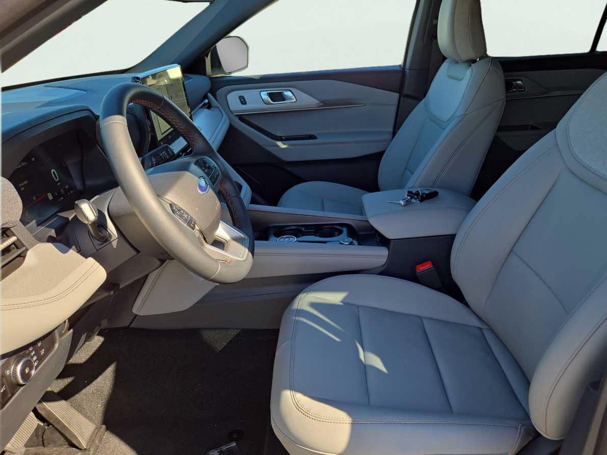 New 2027 Ford Explorer Active w/ Active Comfort Package RWD image 9