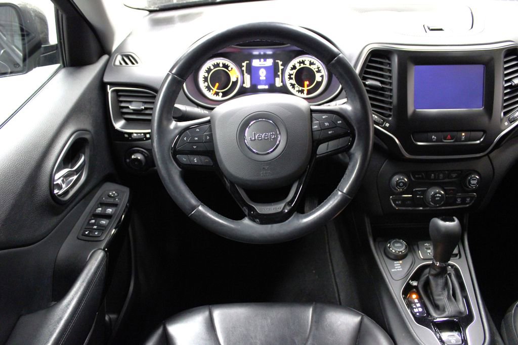 Used 2021 Jeep Cherokee Latitude Plus image 12