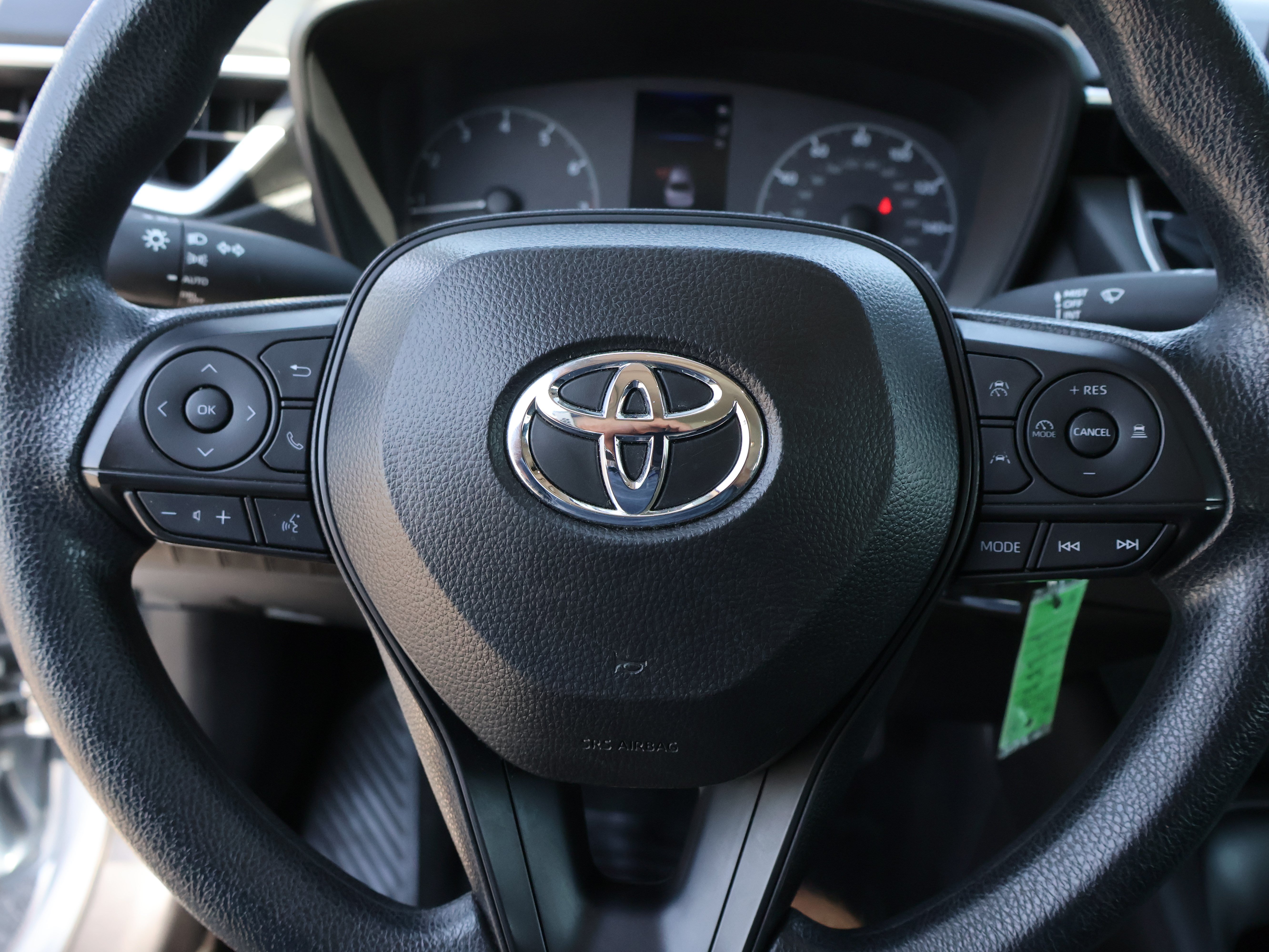 Used 2025 Toyota Corolla LE FWD image 25
