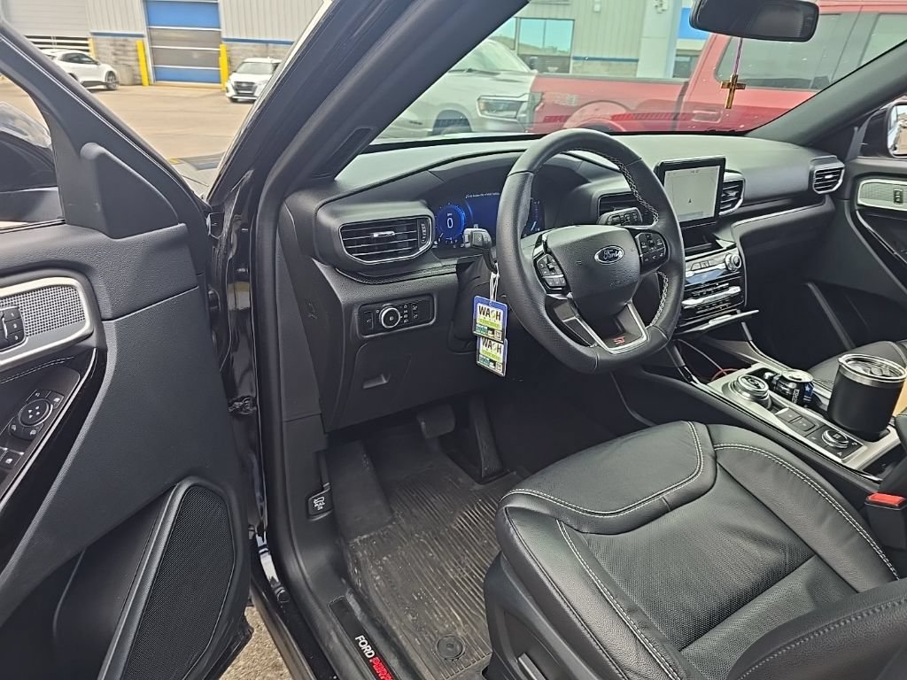 Used 2023 Ford Explorer ST w/ Equipment Group 401A AWD/4WD image 5