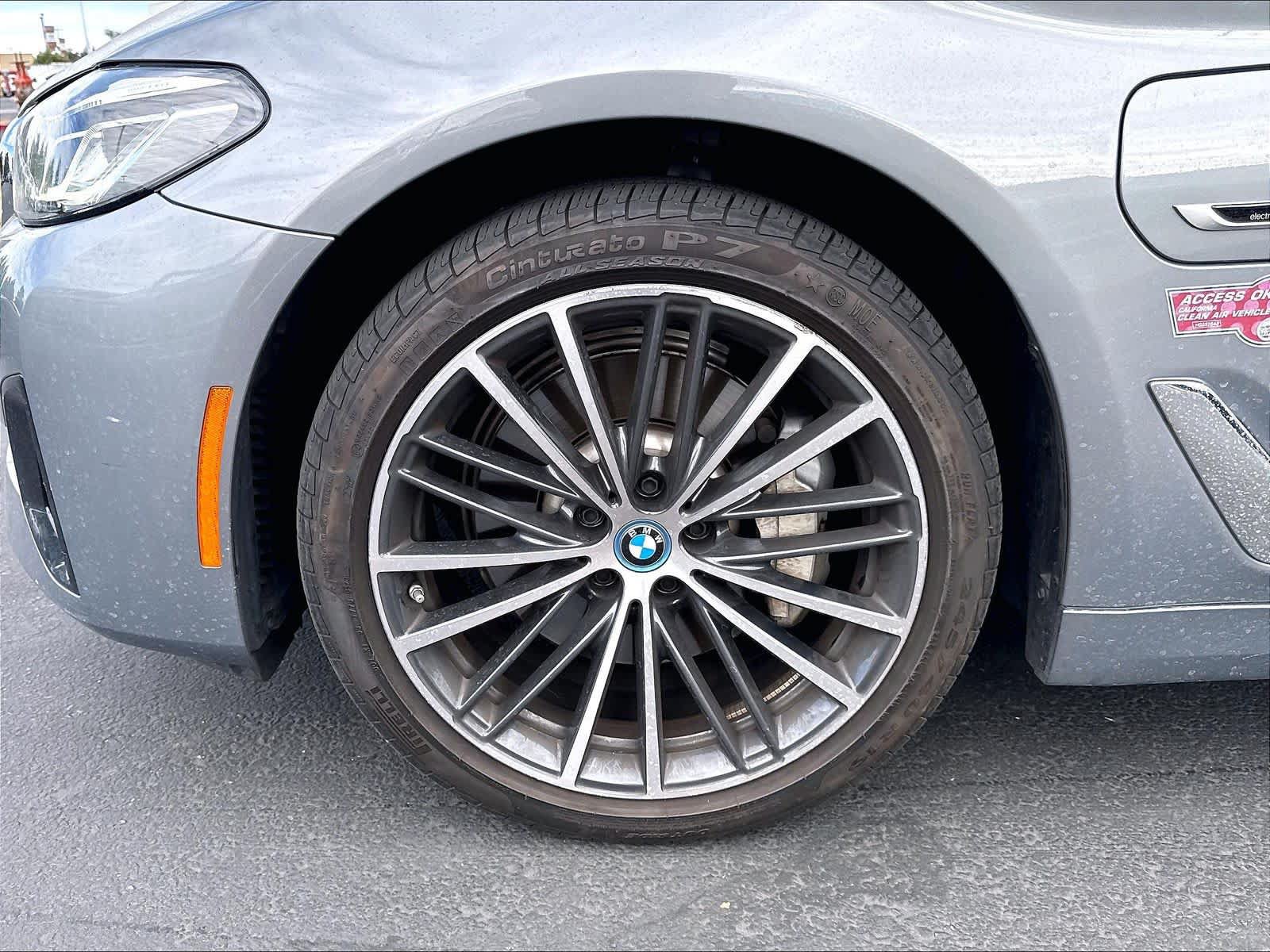 Used 2023 BMW 530e w/ Premium Package RWD image 32