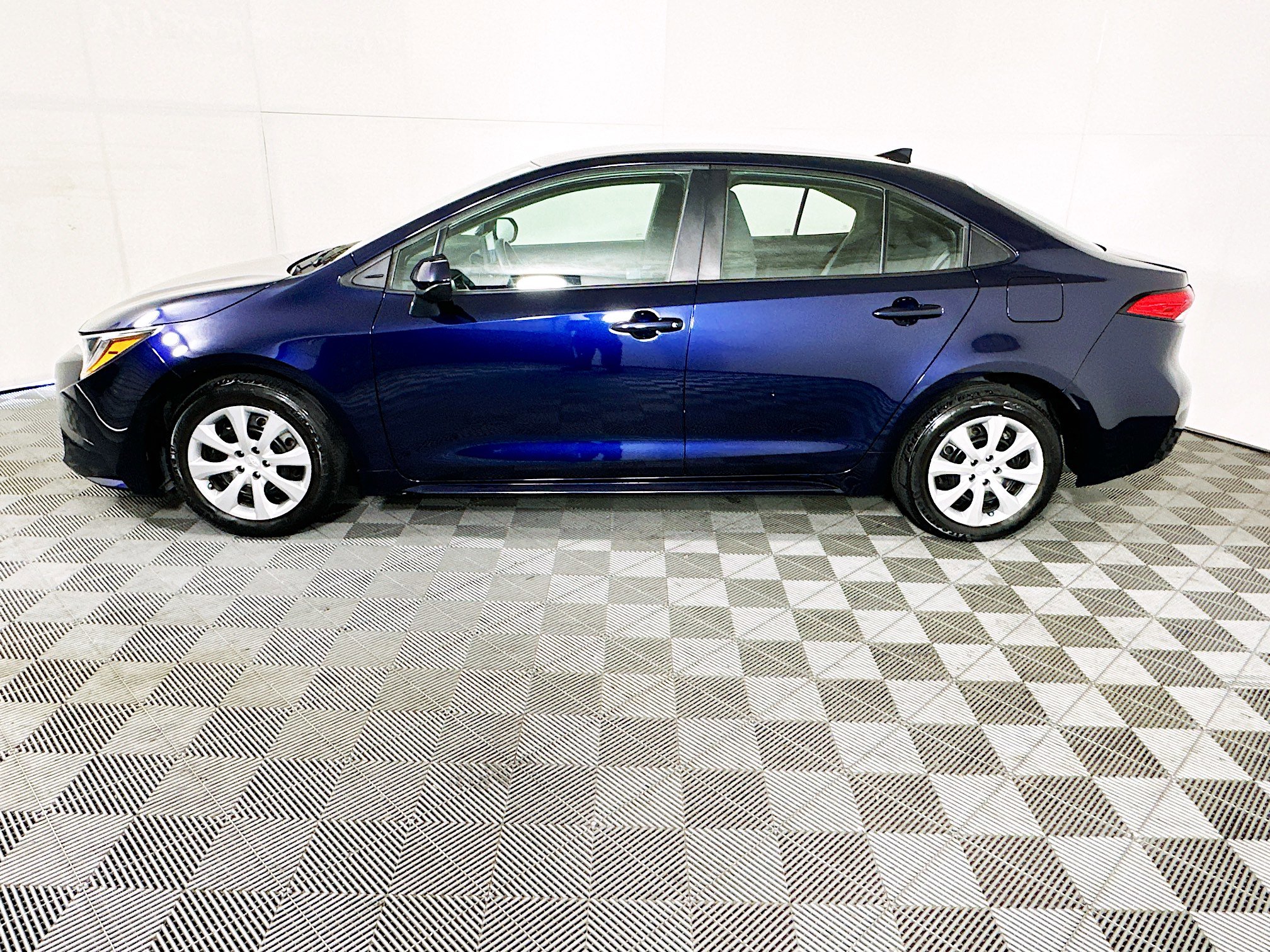 Used 2024 Toyota Corolla LE image 6