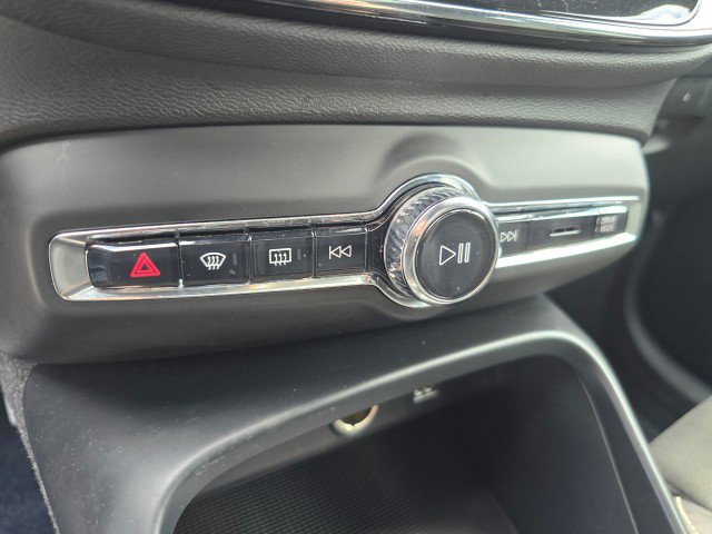Used 2021 Volvo XC40 T5 R-Design image 35