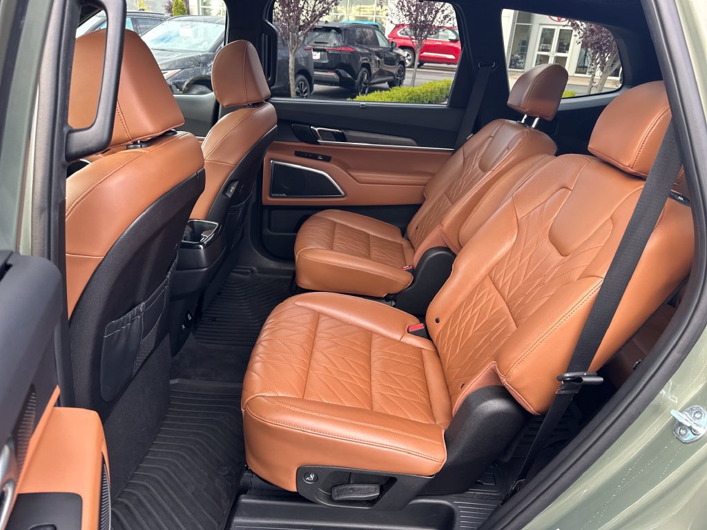 Used 2023 Kia Telluride SX Prestige X-Pro AWD/4WD image 14