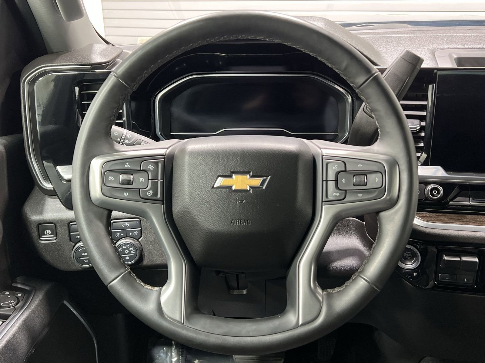 Used 2025 Chevrolet Silverado 2500 LT image 14