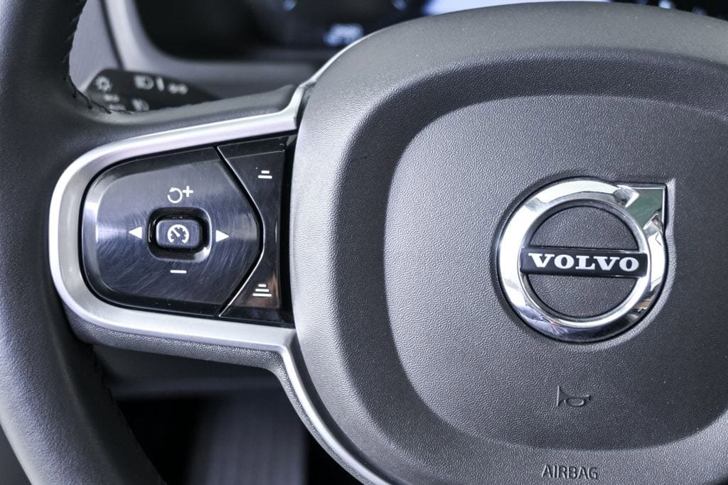 Certified 2022 Volvo XC90 T6 Momentum w/ Protection Package Premier AWD/4WD image 11