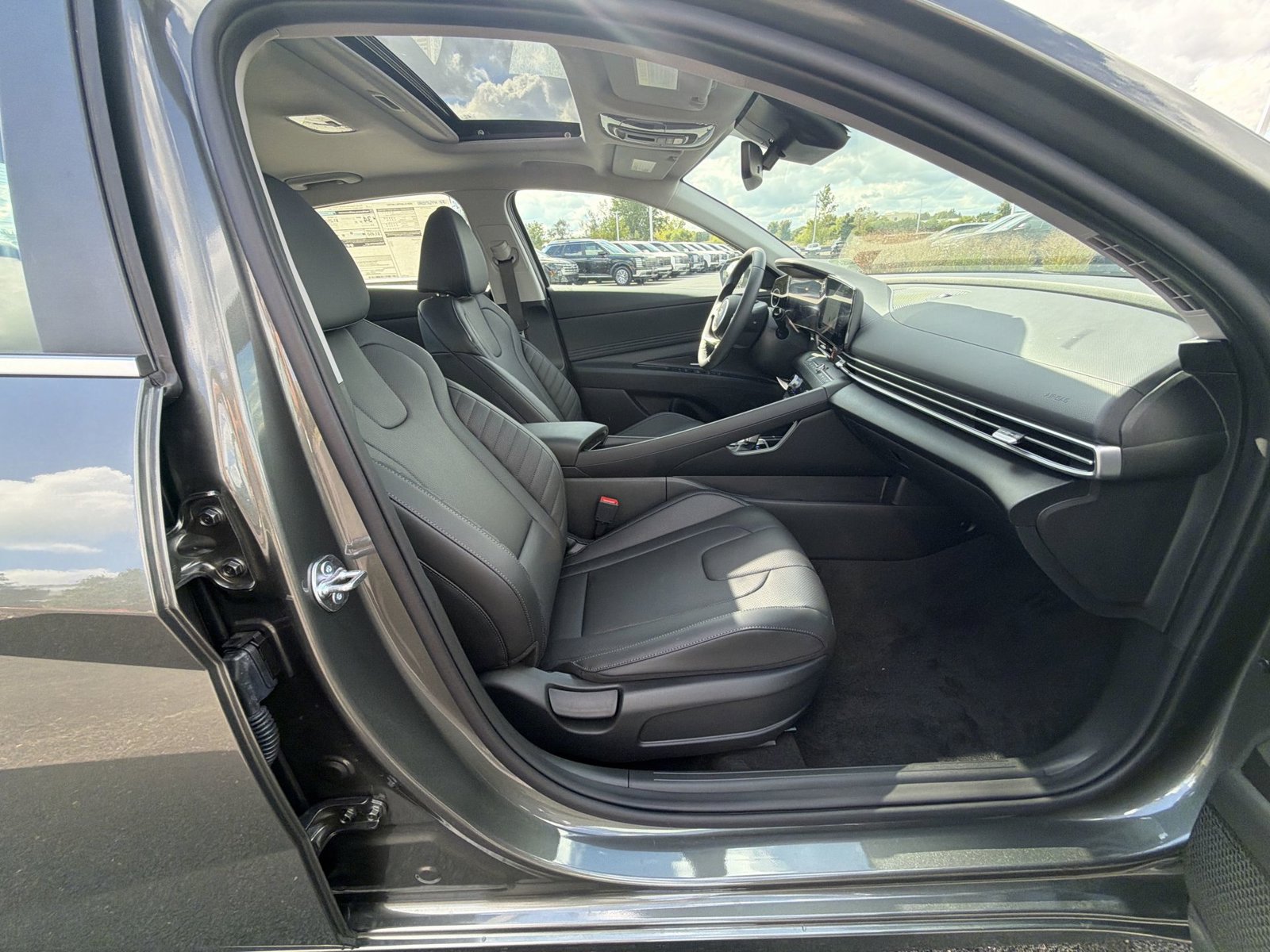New 2026 Hyundai Elantra Limited FWD image 25