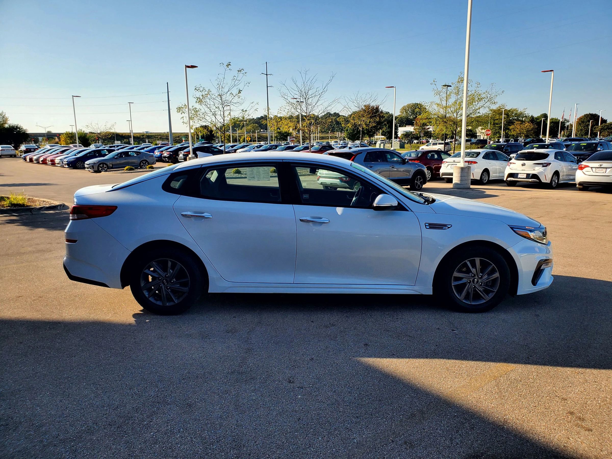 Used 2020 Kia Optima LX image 4