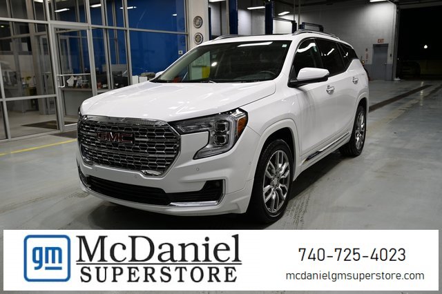 Used 2024 GMC Terrain Denali w/ Denali Premium Package image 1