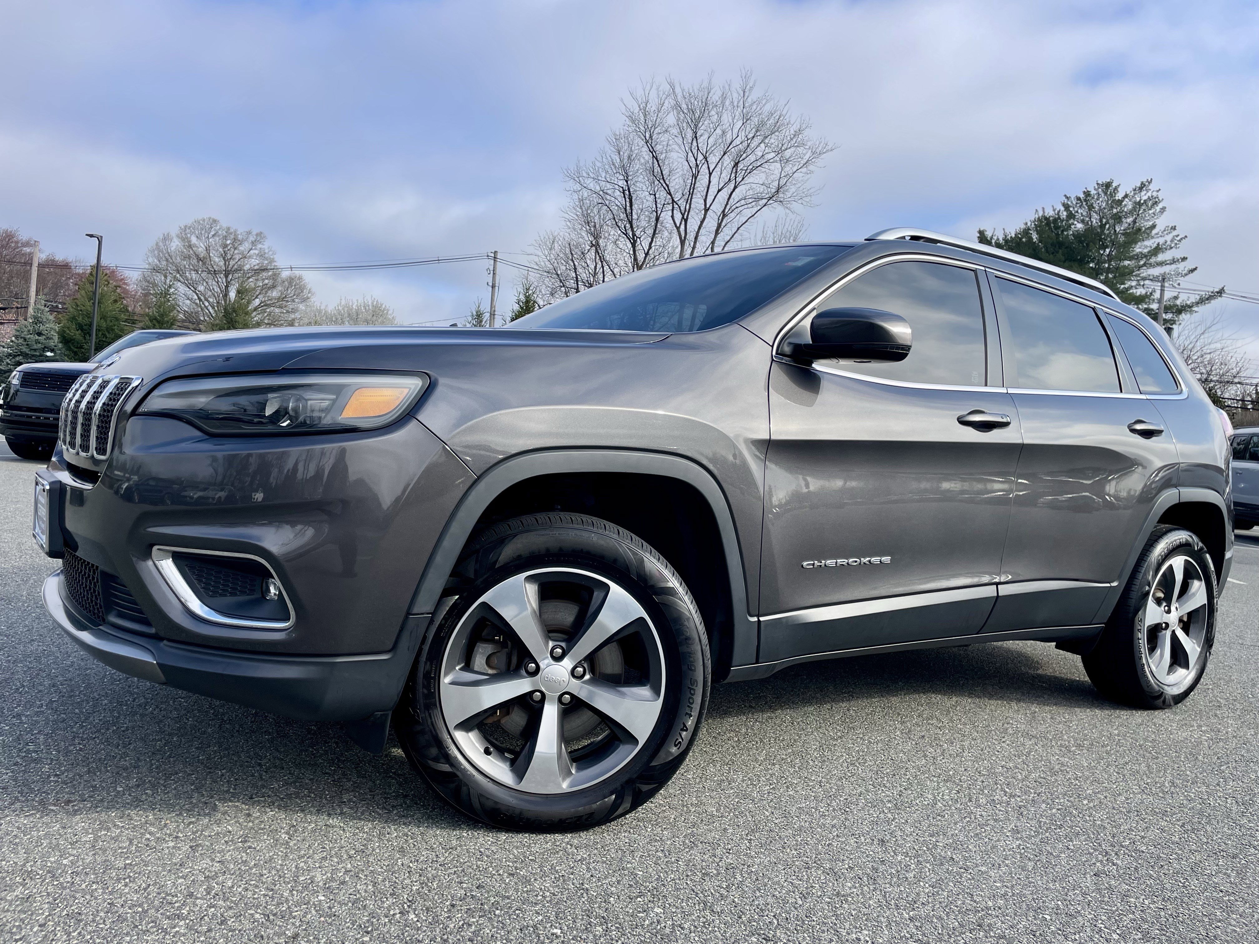 Used 2019 Jeep Cherokee Limited image 34