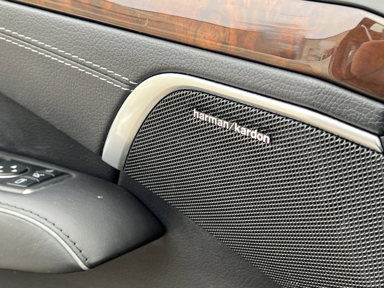 Used 2014 Mercedes-Benz SL 550 image 27