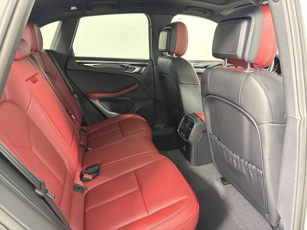 New 2026 Porsche Macan AWD/4WD image 25