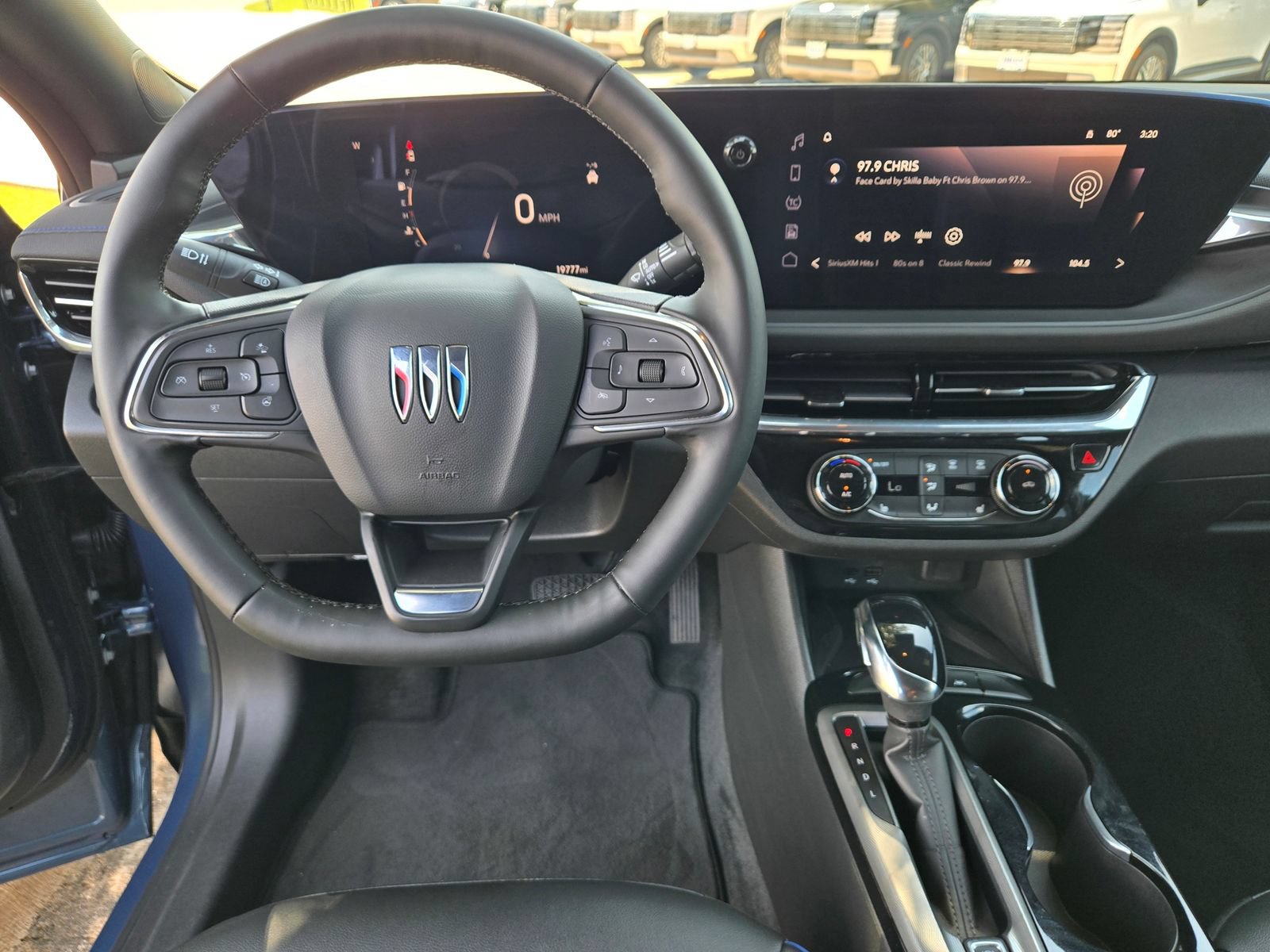 Used 2025 Buick Envista Sport Touring w/ Convenience I Package FWD image 10
