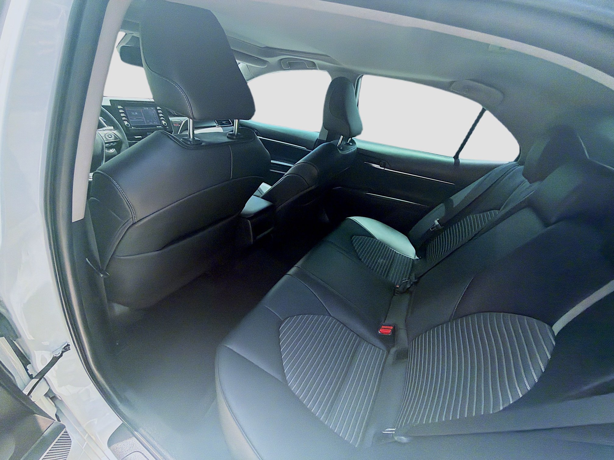 Used 2022 Toyota Camry SE w/ Convenience Package FWD image 23