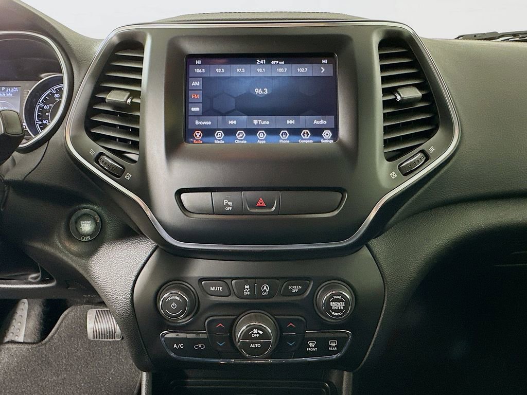 Used 2019 Jeep Cherokee Latitude Plus image 14