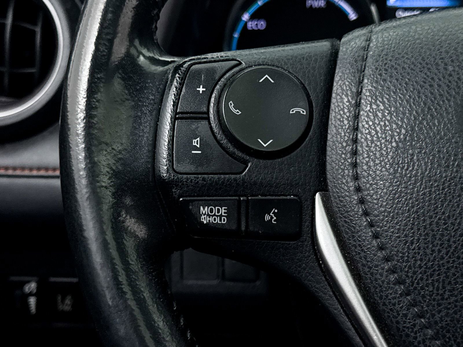 Used 2018 Toyota RAV4 SE AWD/4WD image 30