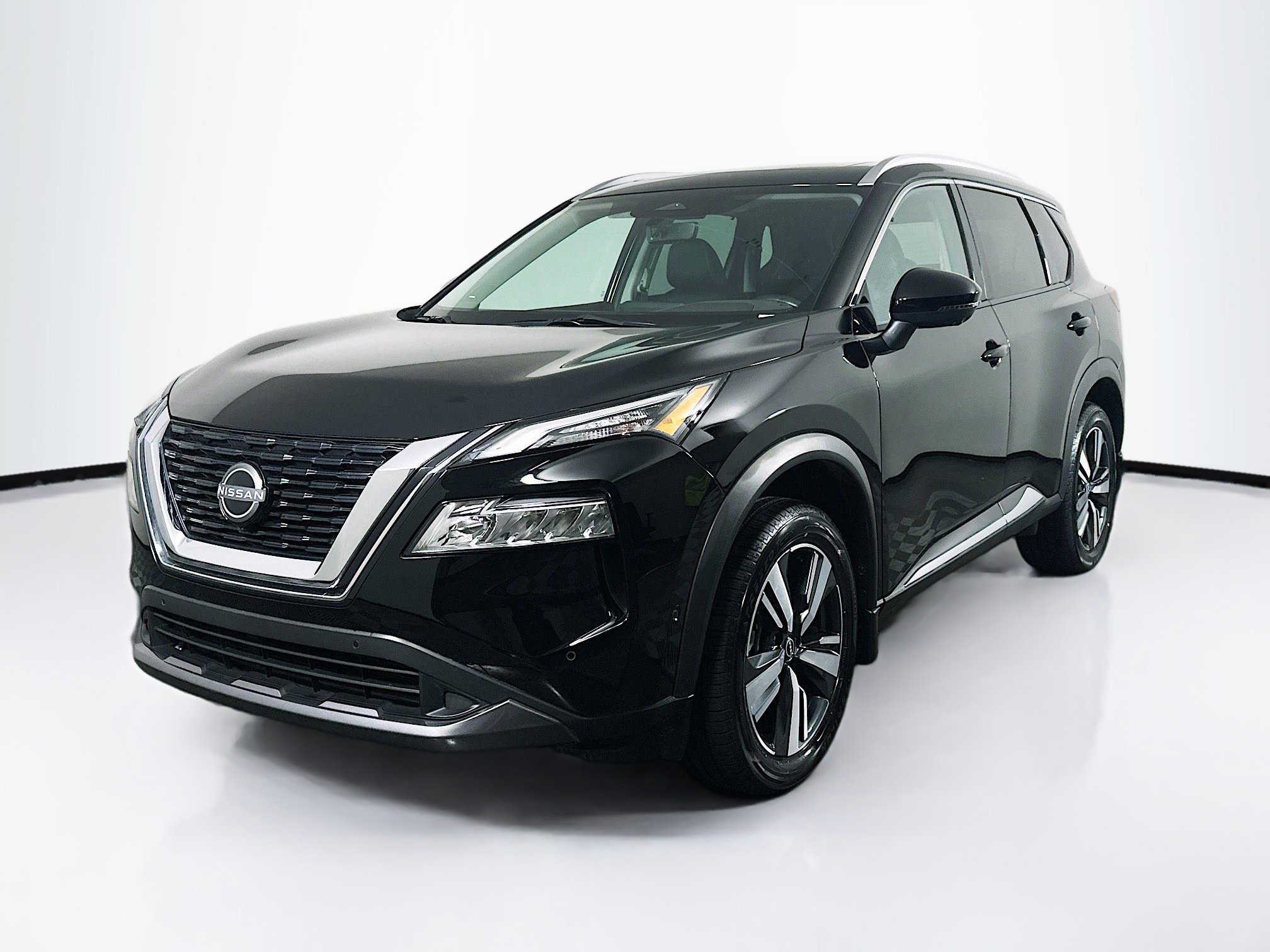 Used 2023 Nissan Rogue SL w/ SL Premium Package image 3