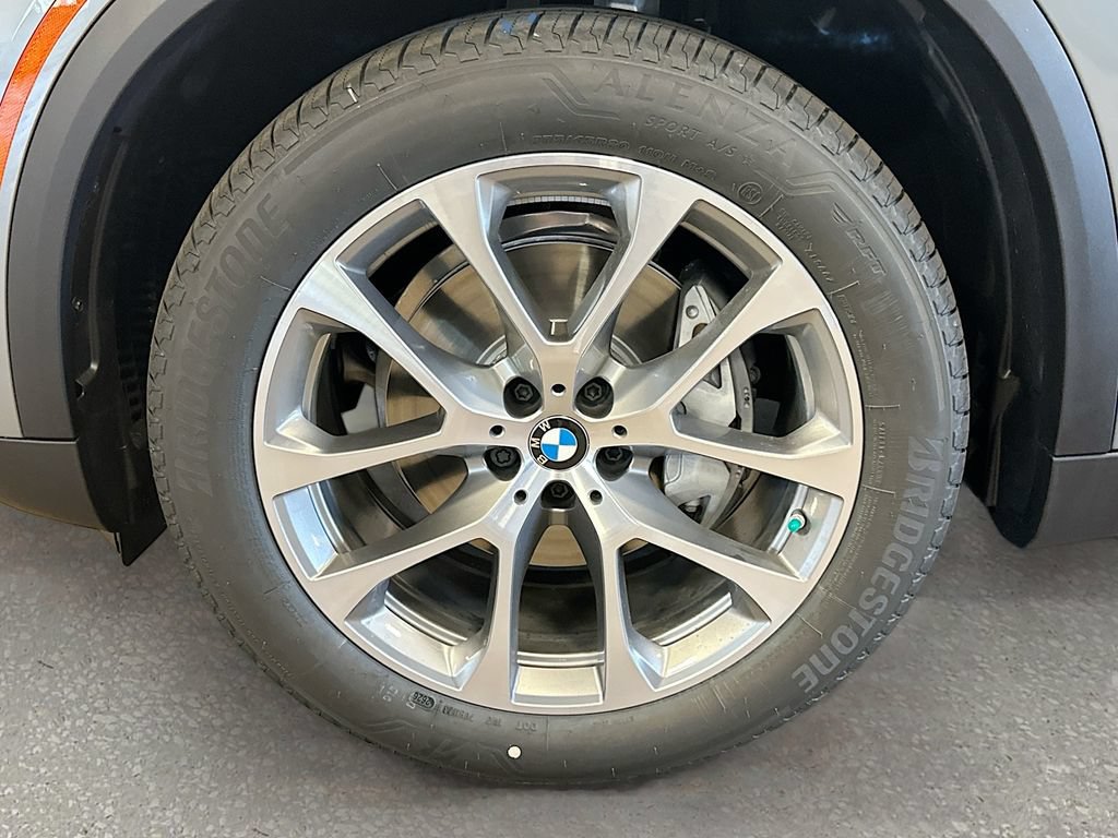 New 2026 BMW X5 xDrive40i AWD/4WD image 32