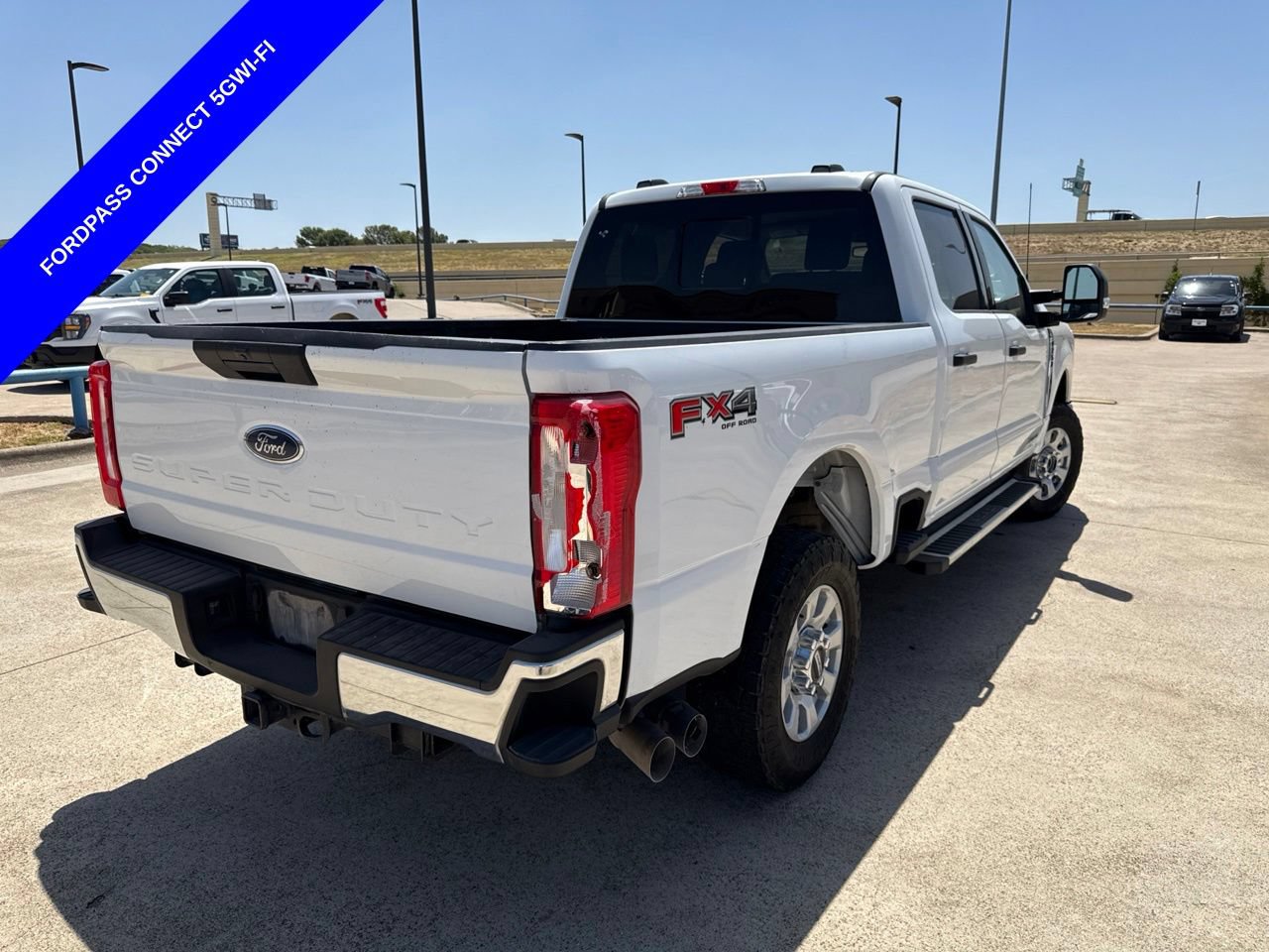 Used 2023 Ford F250 XLT w/ FX4 Off-Road Package AWD/4WD image 11
